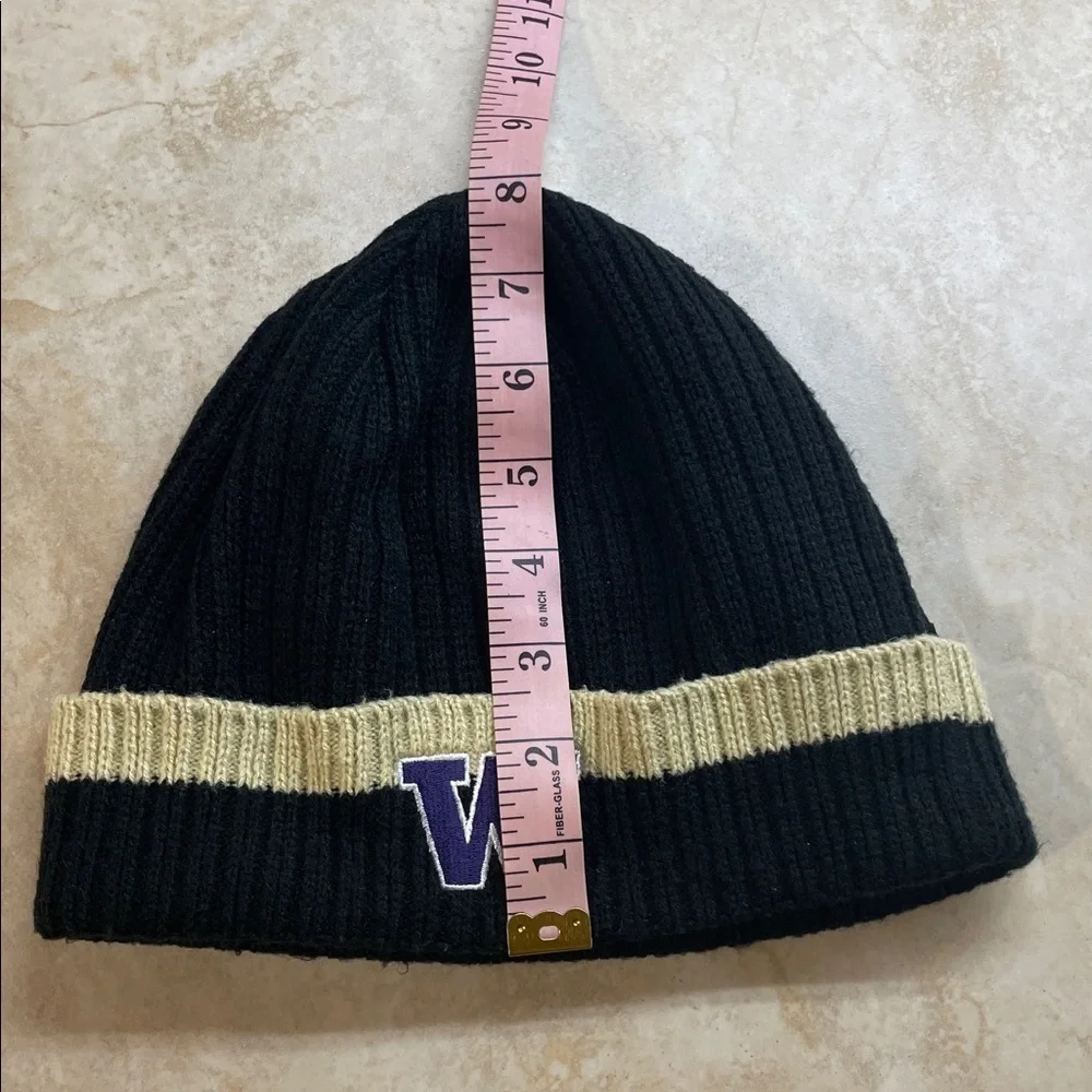 Nike Washington Huskies Beanie Hat Black Knit OS Embroidered W Logo Football